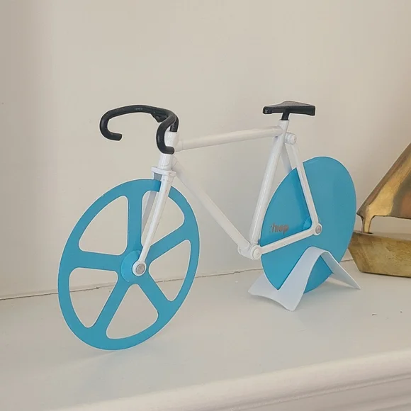 Bicycle Pizza Cutter 🍕🚲 - Picture 3 of 6